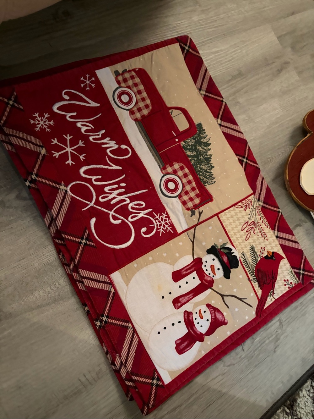 Kohl's Red and Cream 'Warm Wishes' Holiday placemats (3)